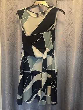Ann Taylor Geometric Midi Dress Self Tie Waist in Black and Light & Dark Gray